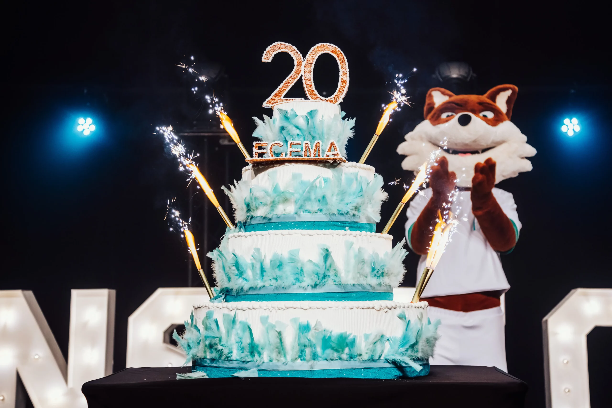 Gâteau des 20 ans et mascotte ECEMA